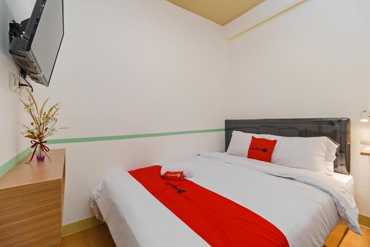 Reddoorz @ Taman Royal Tangerang Hotel Exterior photo